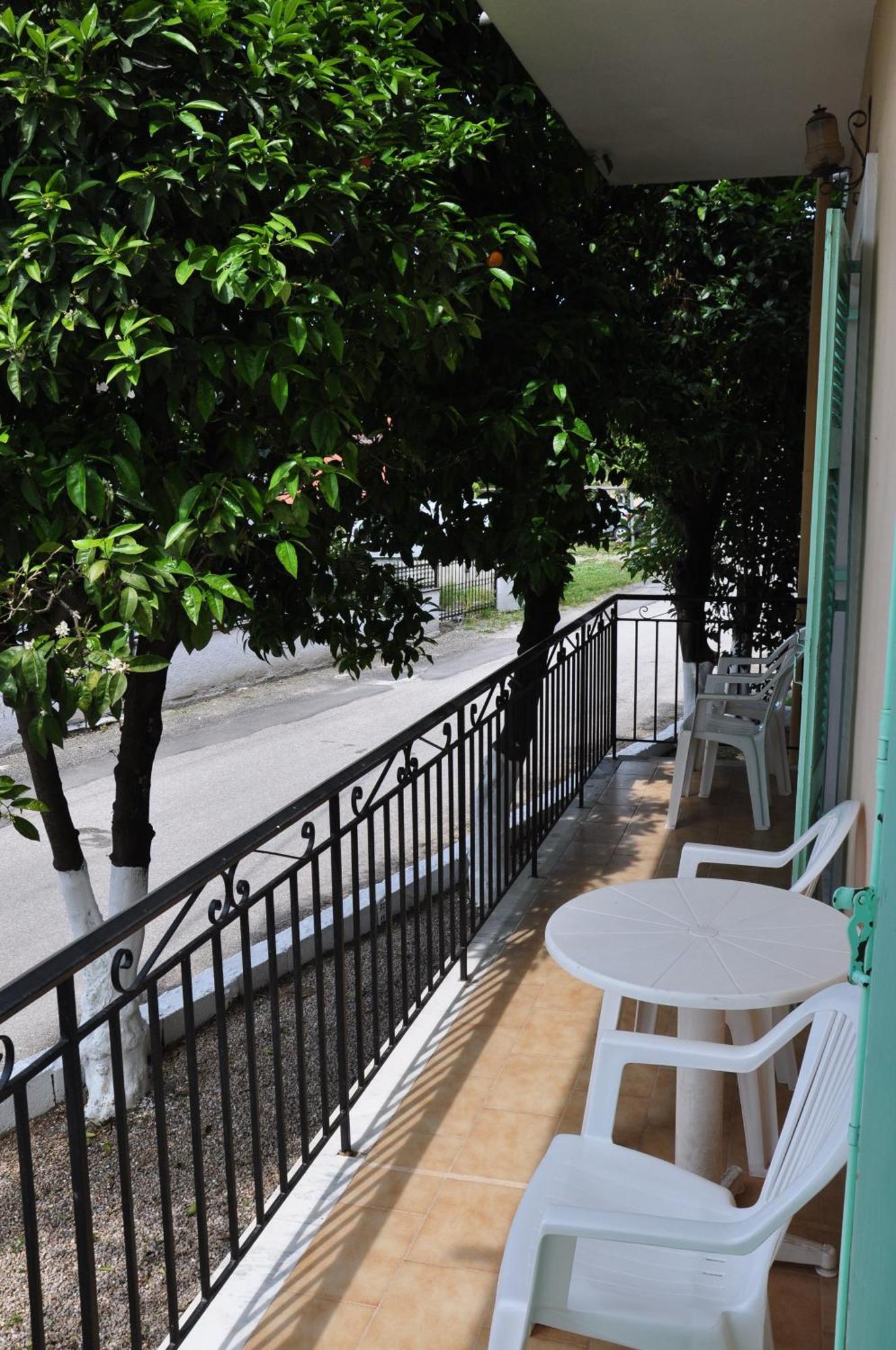 Paraskevi Apartments อิปโซส ภายนอก รูปภาพ