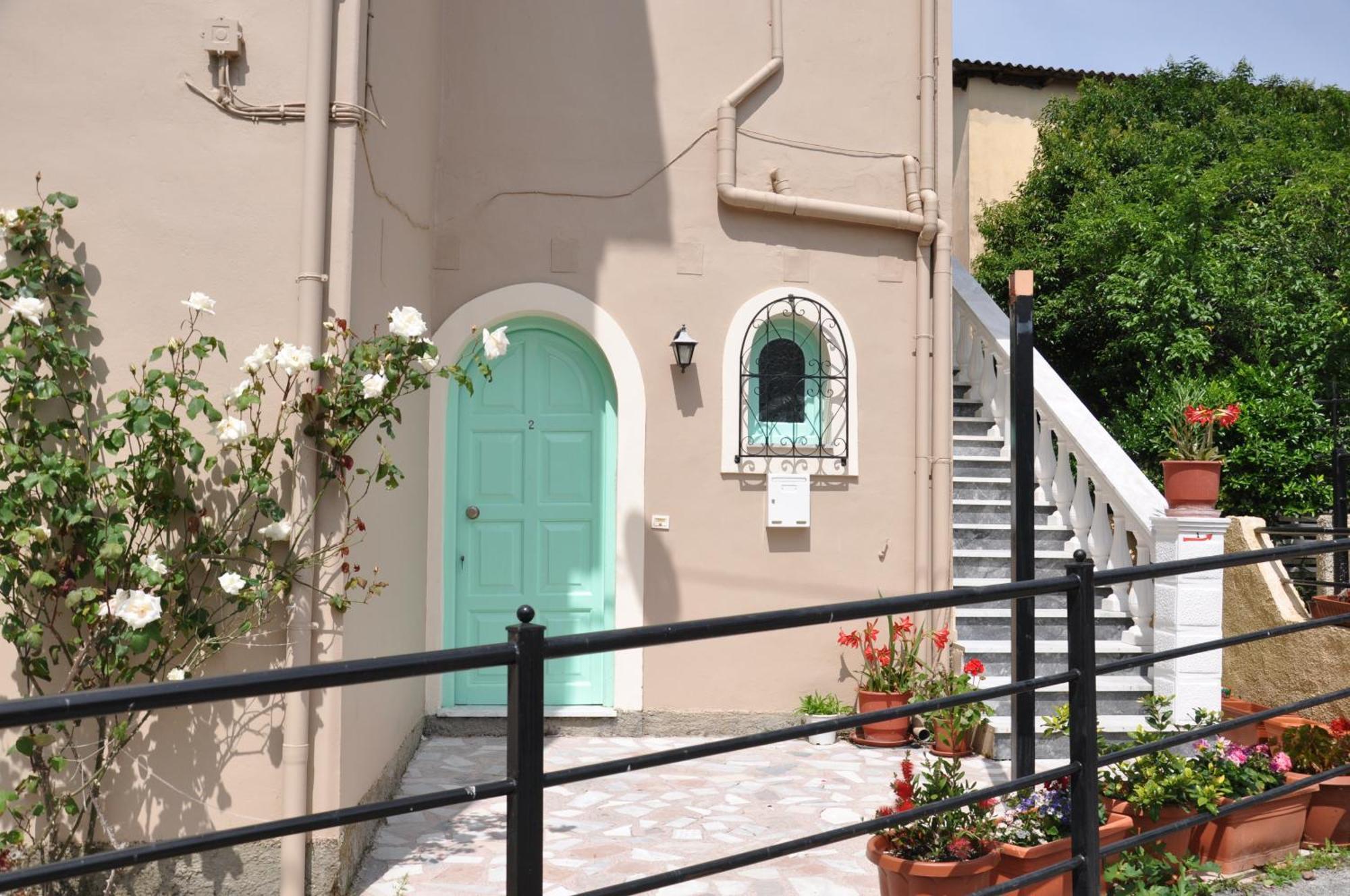 Paraskevi Apartments อิปโซส ภายนอก รูปภาพ